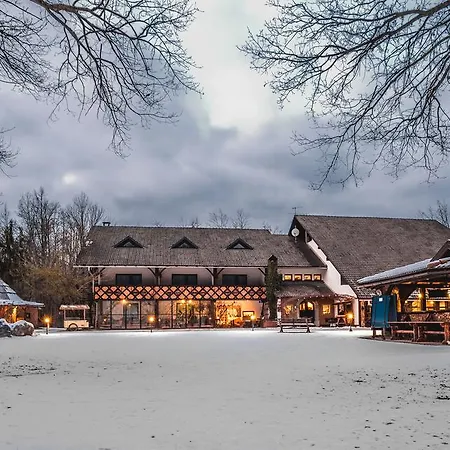 Glamping Pibernik - Pr' Hostar פארק נופש 3*