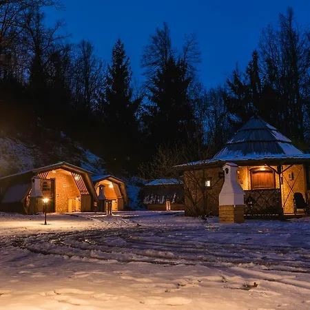 Holiday park Glamping Pibernik - Pr' Hostar 3*