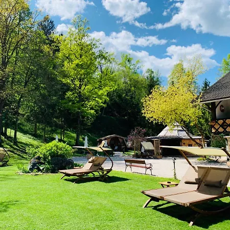 פארק נופש Glamping Pibernik - Pr' Hostar 3*